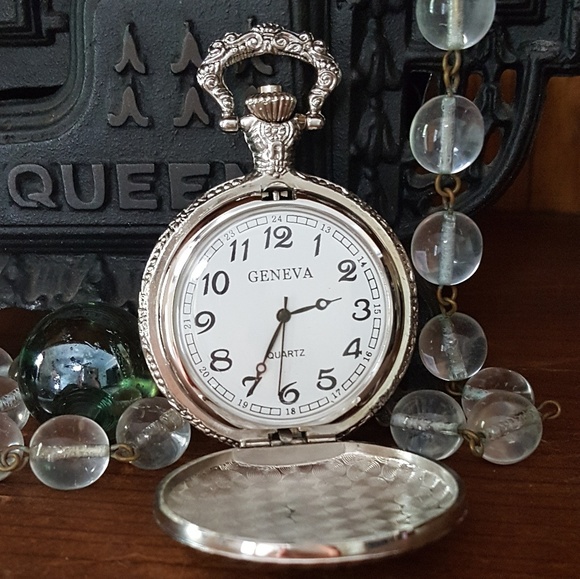 TASTEFULLY EXQUISITE, GENEVA Silver Ladies Watch - Picture 2 of 8